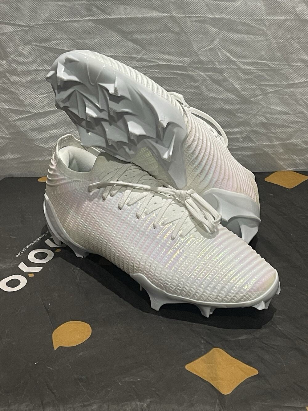 New Men’s 13 Under Armour Blur Pro 3028220-100 White Lace Up Football Cleats